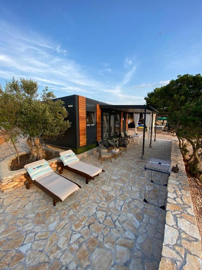 Beach House Danica - Resort & Tavern Bain, Free Transport, Pool, Island Of Zut - Kornati Pristanisce Luaran gambar