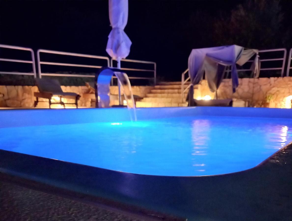 Beach House Danica - Resort & Tavern Bain, Free Transport, Pool, Island Of Zut - Kornati Pristanisce Luaran gambar