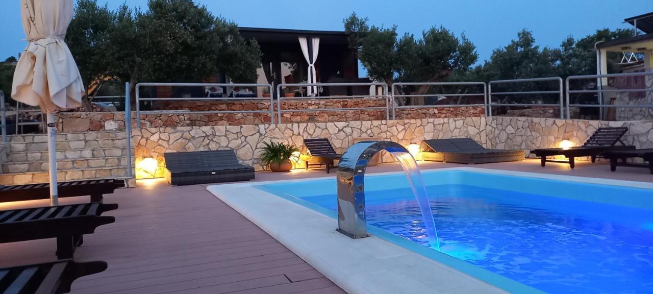 Beach House Danica - Resort & Tavern Bain, Free Transport, Pool, Island Of Zut - Kornati Pristanisce Luaran gambar