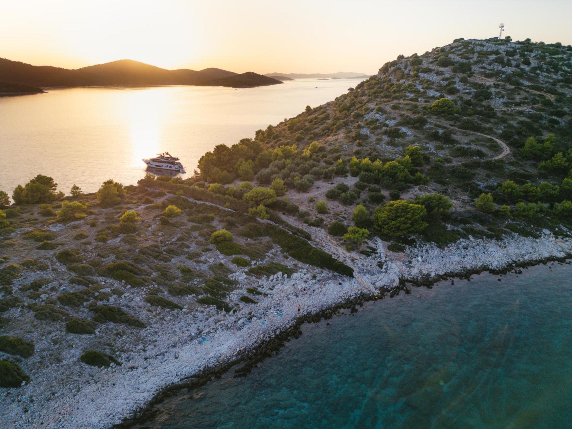 Beach House Danica - Resort & Tavern Bain, Free Transport, Pool, Island Of Zut - Kornati Pristanisce Luaran gambar